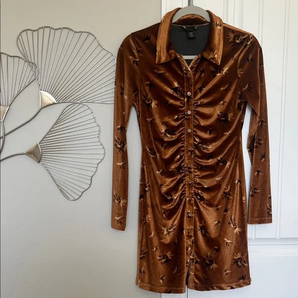 House of Harlow Revolved Crushed Velvet Floral Button Down Mini Dress - Picture 7 of 7